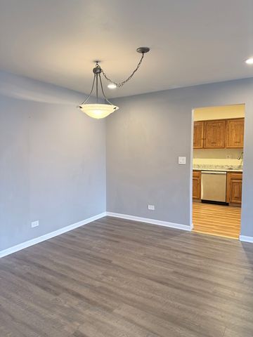 706 E Algonquin Road E 204, Arlington Heights, IL 60005