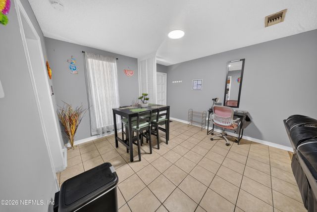 7346 EL BARCO Road 4, Jacksonville, FL 32216