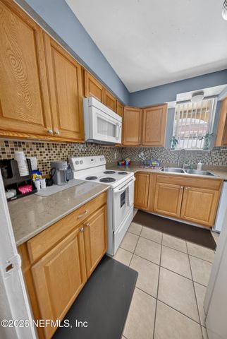 7346 EL BARCO Road 4, Jacksonville, FL 32216