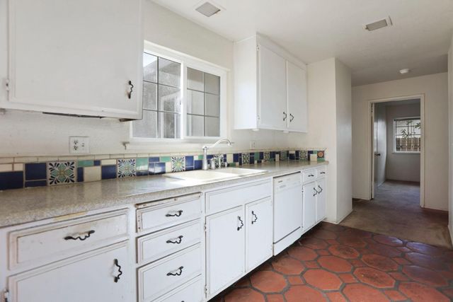 1056 Port Chelsea Cir, Lodi, CA 95240