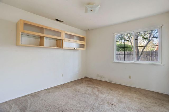 1056 Port Chelsea Cir, Lodi, CA 95240