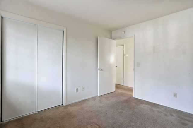 1056 Port Chelsea Cir, Lodi, CA 95240