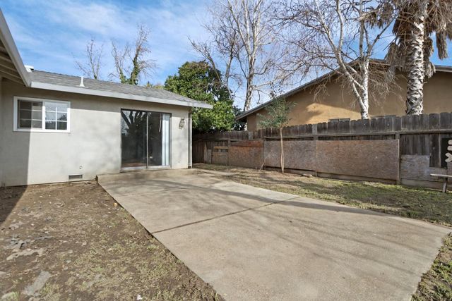 1056 Port Chelsea Cir, Lodi, CA 95240