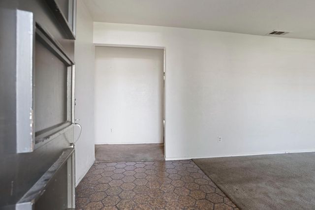 1056 Port Chelsea Cir, Lodi, CA 95240