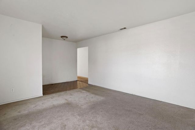 1056 Port Chelsea Cir, Lodi, CA 95240