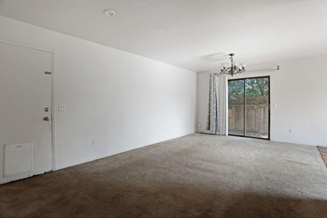 1056 Port Chelsea Cir, Lodi, CA 95240