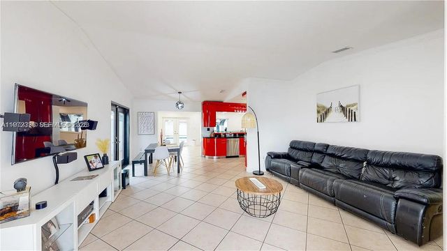 13821 SW 14th St, Miami, FL 33184