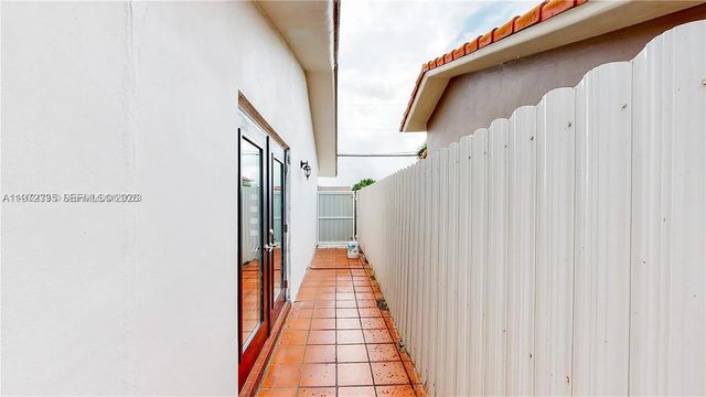 13821 SW 14th St, Miami, FL 33184