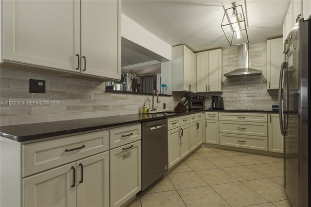 13821 SW 14th St, Miami, FL 33184