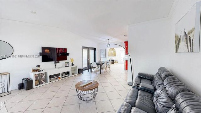 13821 SW 14th St, Miami, FL 33184