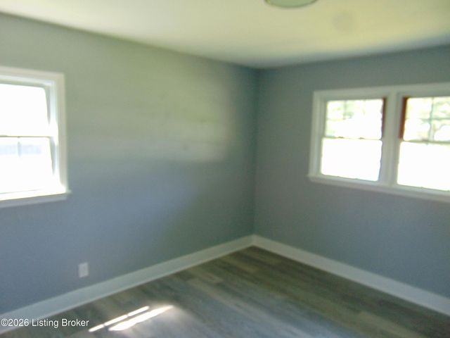7009 Rainbow Dr, Louisville, KY 40272