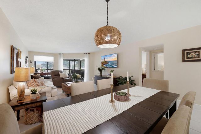 7232 Fairfax Drive 205, Tamarac, FL 33321