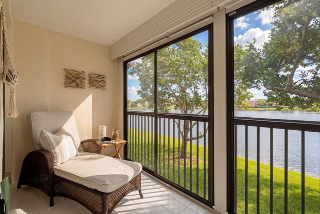7232 Fairfax Drive 205, Tamarac, FL 33321