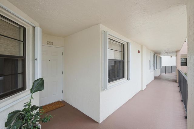 7232 Fairfax Drive 205, Tamarac, FL 33321