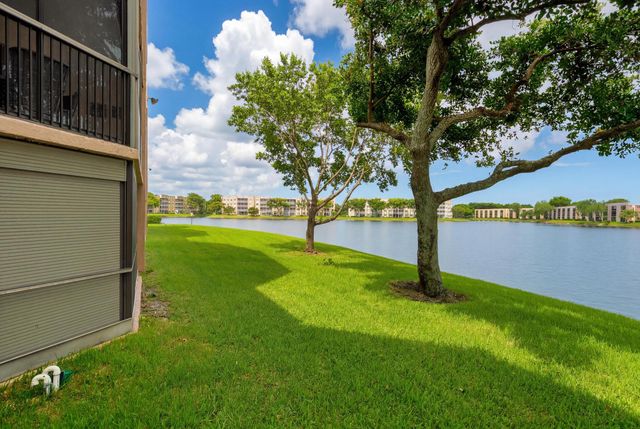 7232 Fairfax Drive 205, Tamarac, FL 33321