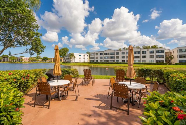 7232 Fairfax Drive 205, Tamarac, FL 33321