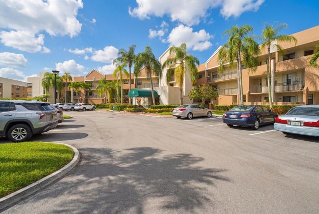 7232 Fairfax Drive 205, Tamarac, FL 33321