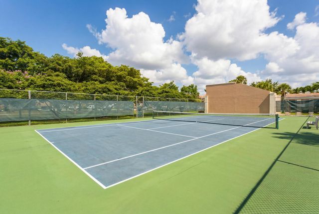 7232 Fairfax Drive 205, Tamarac, FL 33321