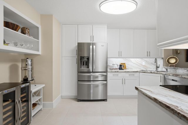 7232 Fairfax Drive 205, Tamarac, FL 33321