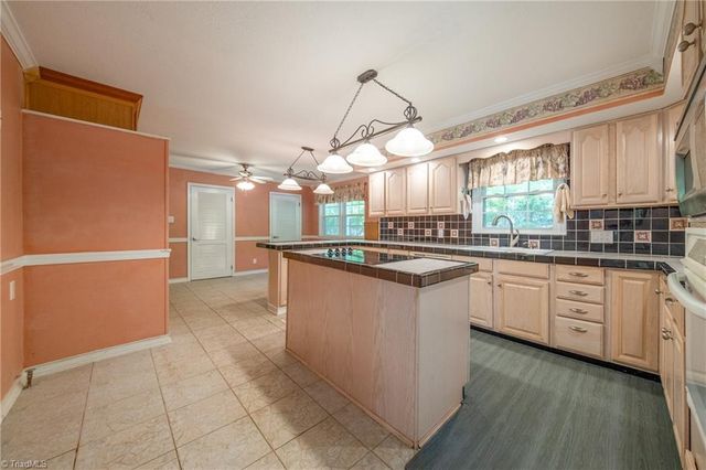 5218 Bear Creek Road, Winston-salem, NC 27106