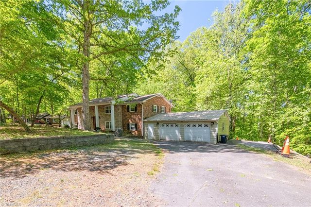 5218 Bear Creek Road, Winston-salem, NC 27106