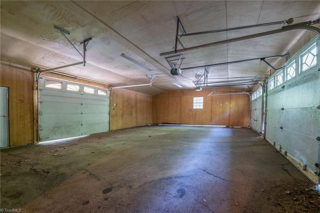 5218 Bear Creek Road, Winston-salem, NC 27106