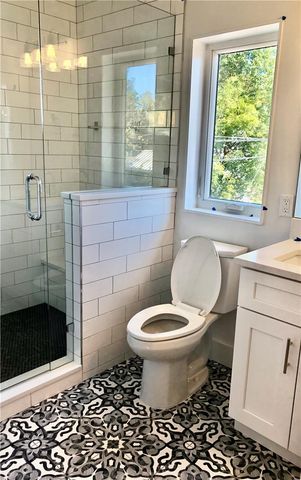 1806 Haskell 2, Austin, TX 78702