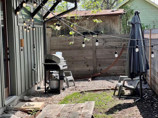 1806 Haskell 2, Austin, TX 78702