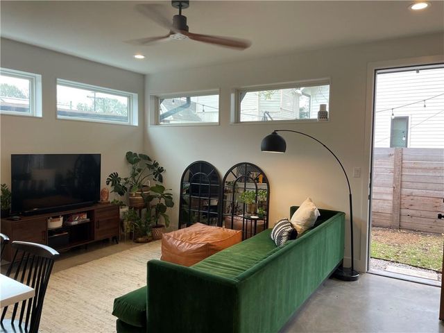 1806 Haskell 2, Austin, TX 78702