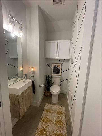 1806 Haskell 2, Austin, TX 78702