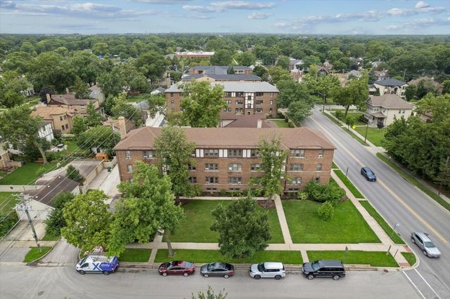 2 S Lincoln Avenue 2A, Park Ridge, IL 60068