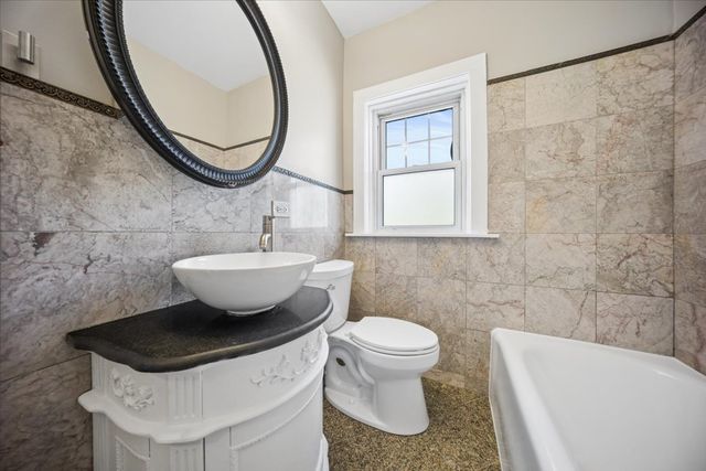 2 S Lincoln Avenue 2A, Park Ridge, IL 60068