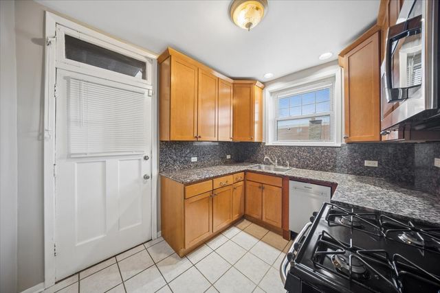 2 S Lincoln Avenue 2A, Park Ridge, IL 60068