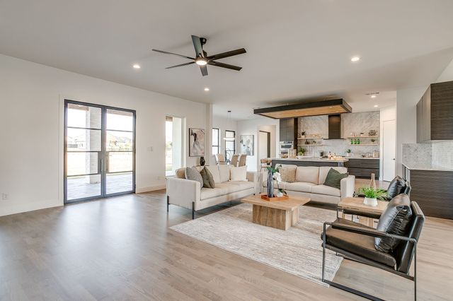 212 W Cottage Hill Parkway, Weston, TX 75009