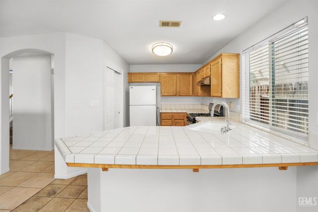 4004 Amur Maple Drive, Bakersfield, CA 93311