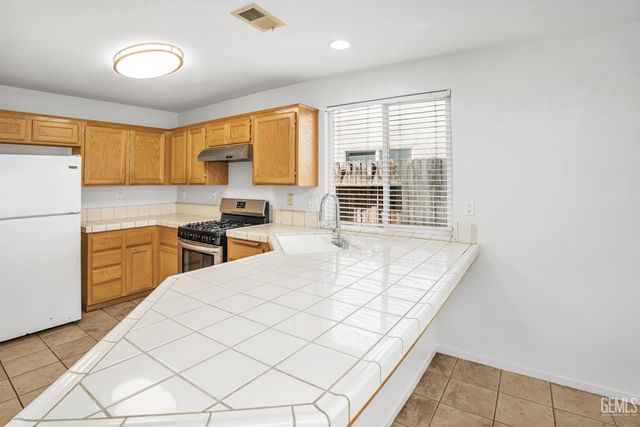 4004 Amur Maple Drive, Bakersfield, CA 93311
