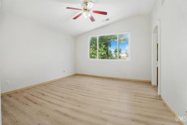 4004 Amur Maple Drive, Bakersfield, CA 93311