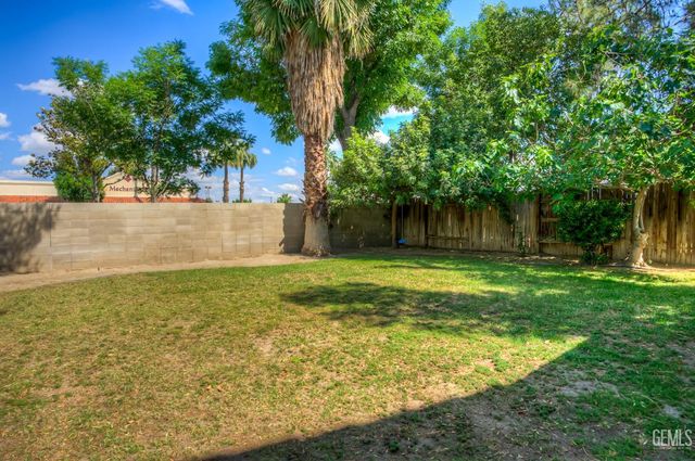 4004 Amur Maple Drive, Bakersfield, CA 93311