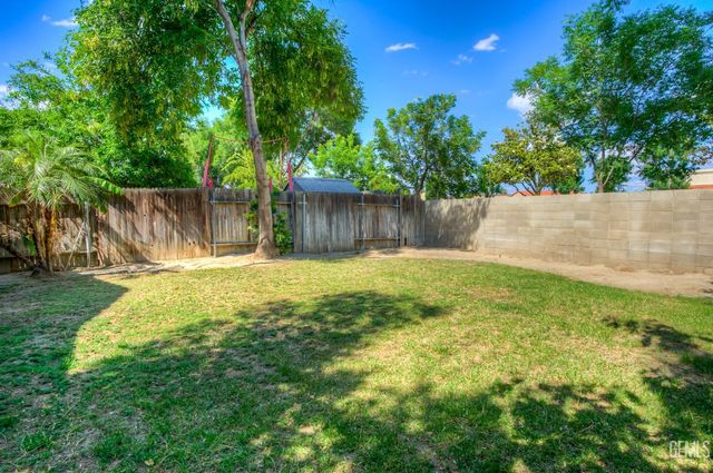 4004 Amur Maple Drive, Bakersfield, CA 93311