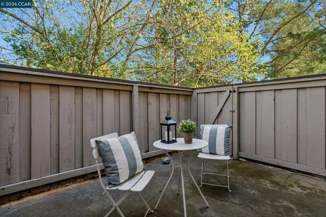 809 Villa Lane 2, Moraga, CA 94566