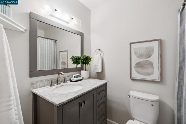 809 Villa Lane 2, Moraga, CA 94566