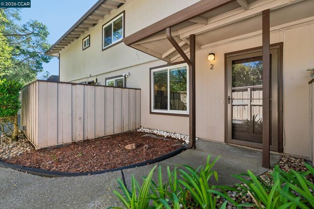 809 Villa Lane 2, Moraga, CA 94566