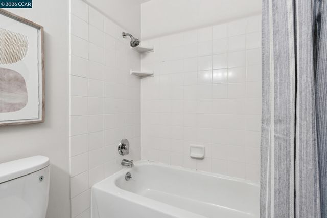 809 Villa Lane 2, Moraga, CA 94566