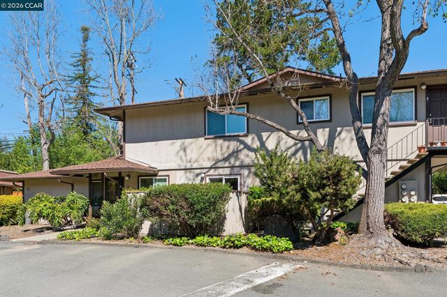 809 Villa Lane 2, Moraga, CA 94566