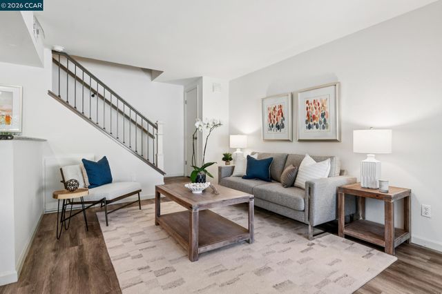 809 Villa Lane 2, Moraga, CA 94566