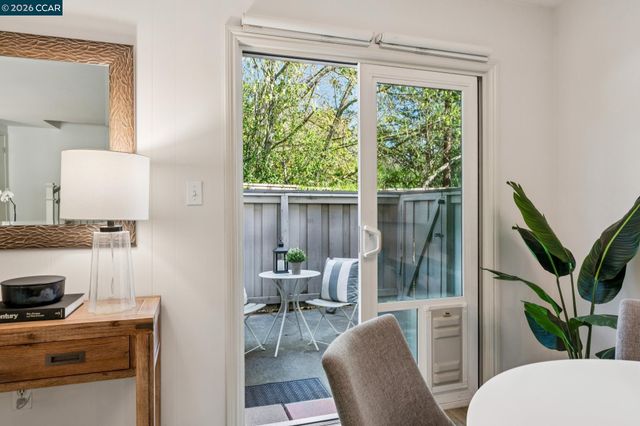 809 Villa Lane 2, Moraga, CA 94566