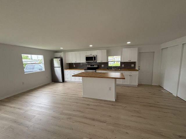 4435 Round Table Court, Boynton Beach, FL 33436