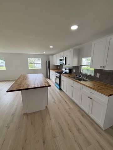 4435 Round Table Court, Boynton Beach, FL 33436