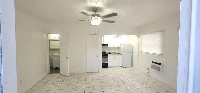 403 N 19th Avenue J, Hollywood, FL 33020