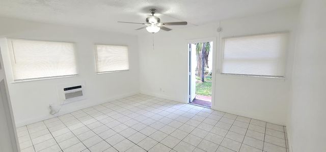 403 N 19th Avenue J, Hollywood, FL 33020